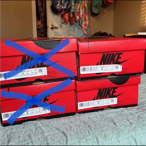 Women’s Air Jordan 1 Retro High OG Sneaker. Red. Sizes: 5.5x2 left. NWT. - Picture 2 of 12